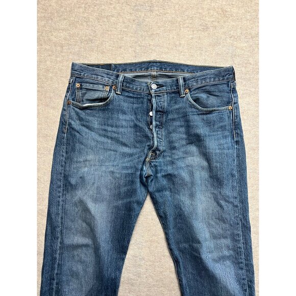 Levi's 501 Button Fly Straight Leg Medium Wash Men's Denim Jeans 36 X 34 - Picture 2 of 9
